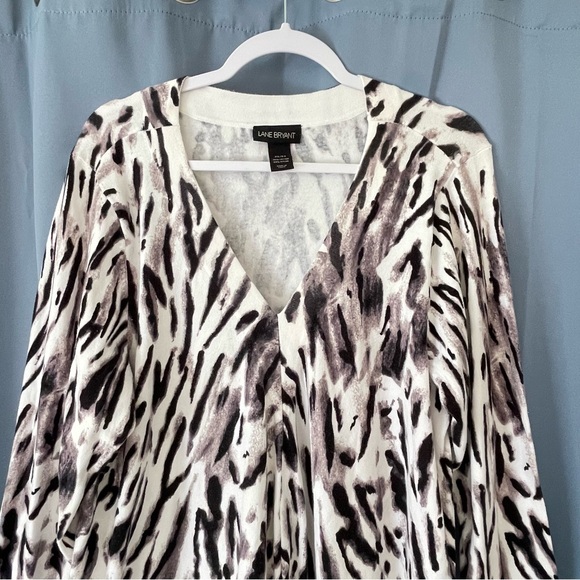 Lane Bryant Animal Print V-Neck Blouse Low High Long Sleeve Cotton Knit Sz 22/24 - Picture 4 of 8